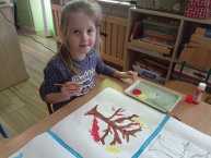 "Pszczółki" malują cztery pory roku